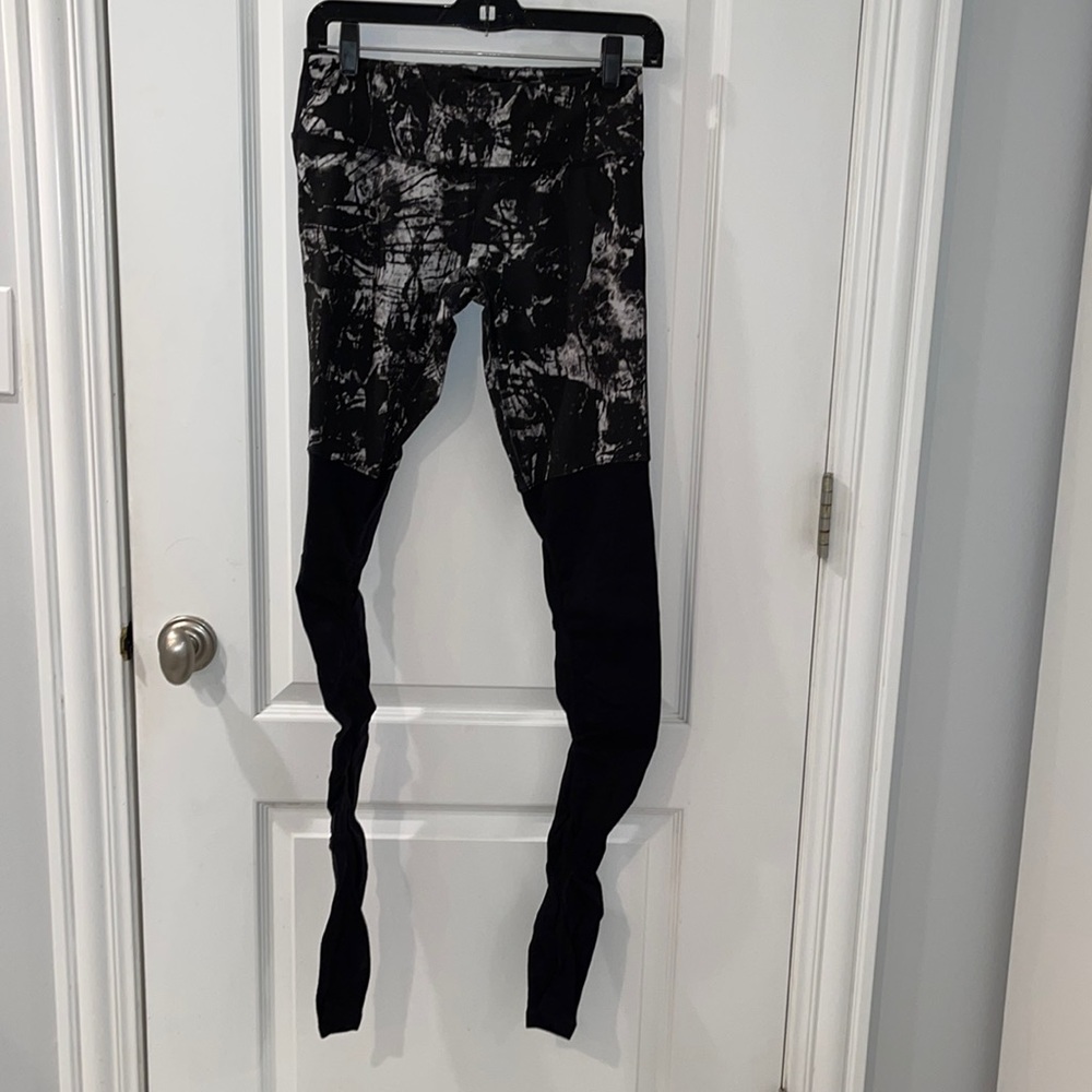 ALO yoga leggings - size small